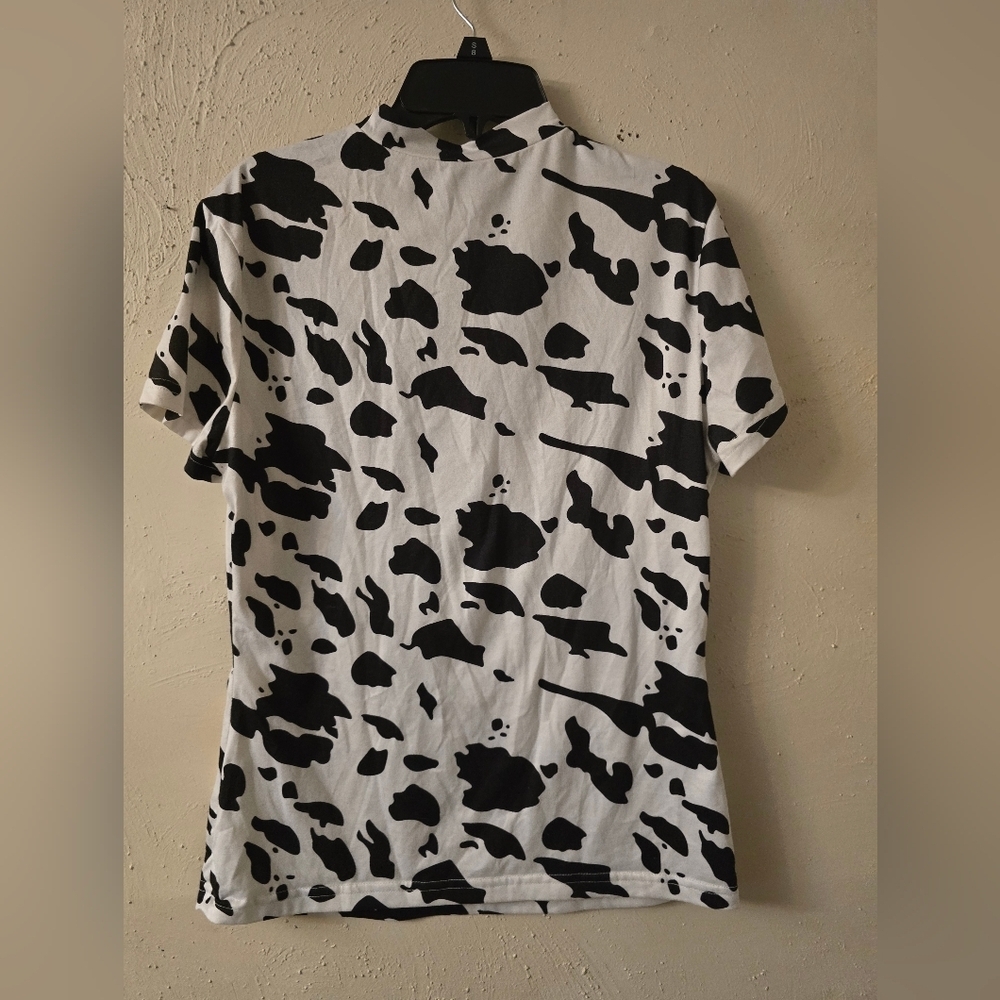 SHEIN Black and White Patterned Tee - Picture 3 of 3